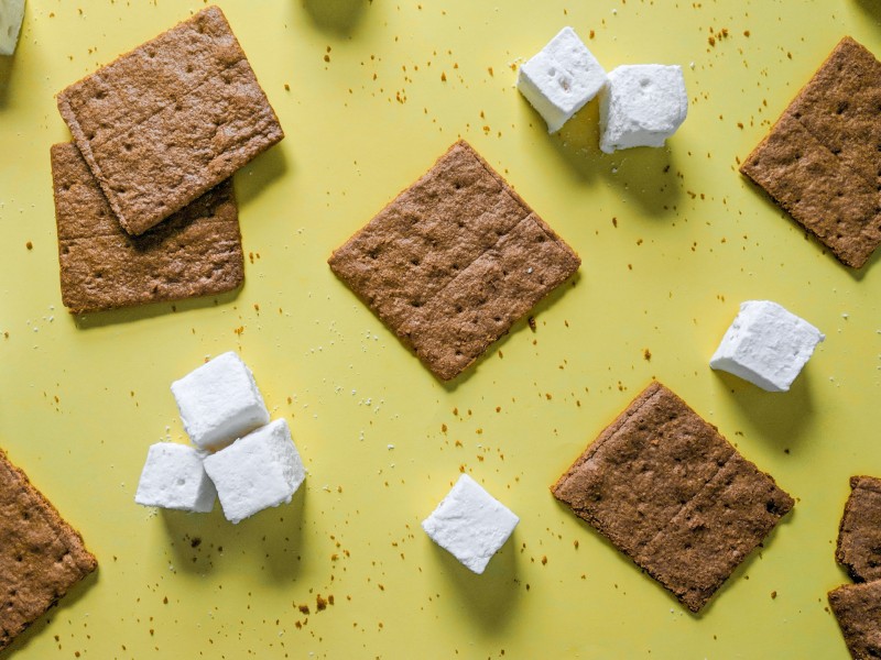Summer's Perfect Pair Graham Crackers & Marshmallows BAKE!